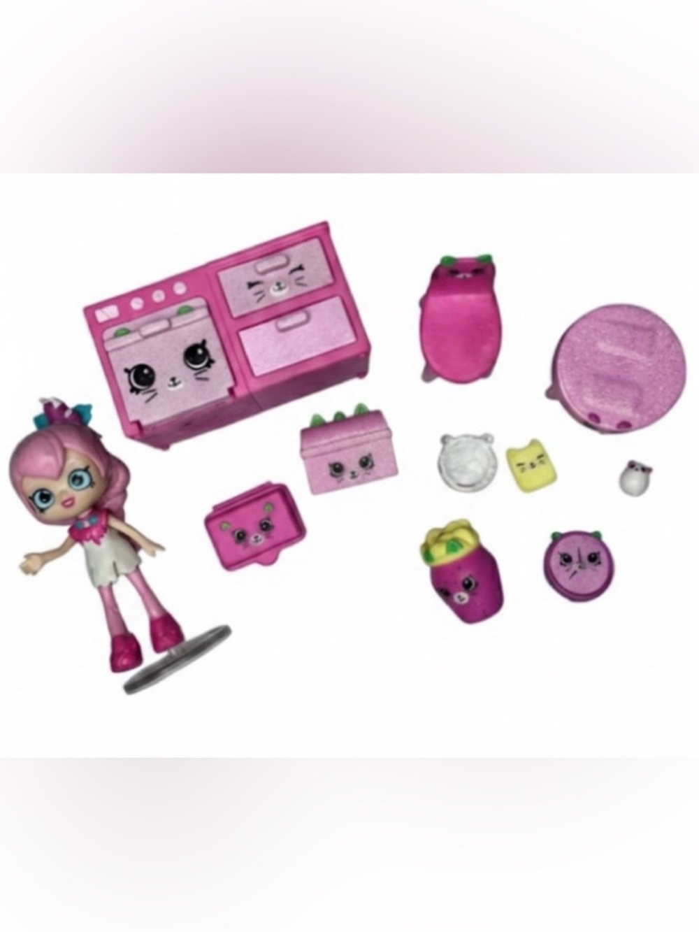 Shopkins Happy Places Season 1 Lucy Smoothie Pink Kitty Kitchen Bundle Set